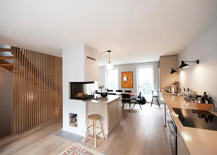 House In The City Center !Diiscount -4 5 -5 2 6 4 4 0 7 3 Via What App !!!!