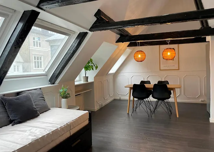 Designer Loft - Direct Marble Church Views