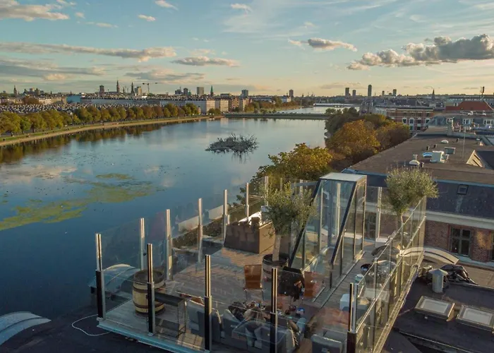 Central Penthouse With Private Rooftop Terrace