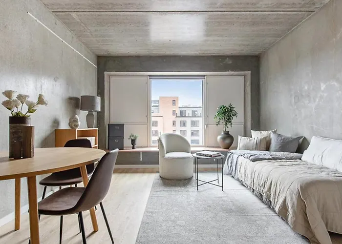 Tastefull And Modern Studio
