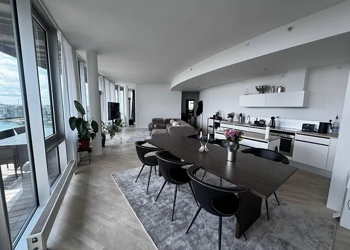 Elite Penthouse Luxury With Water View