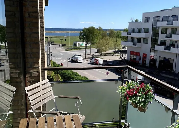 On The Beach, Close To City Centre & Airport