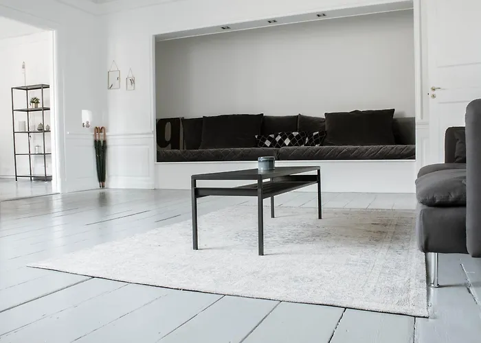 3 Bedroom Apartment In Latin Quarter