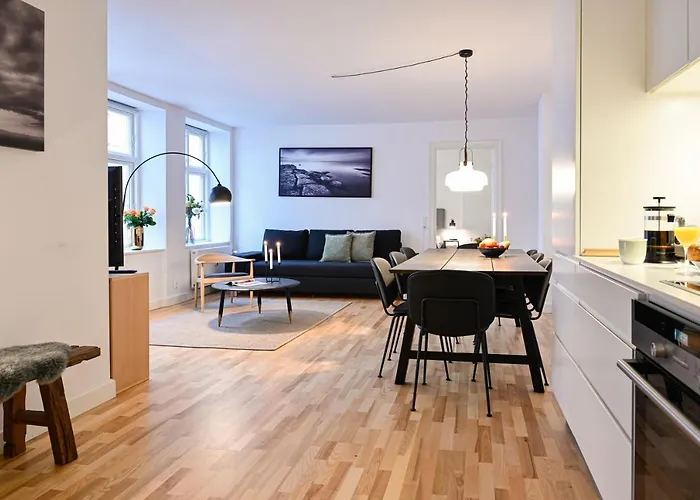 Sanders Tower - Cozy Two-Bedroom Apartment In Charming Copenhagen