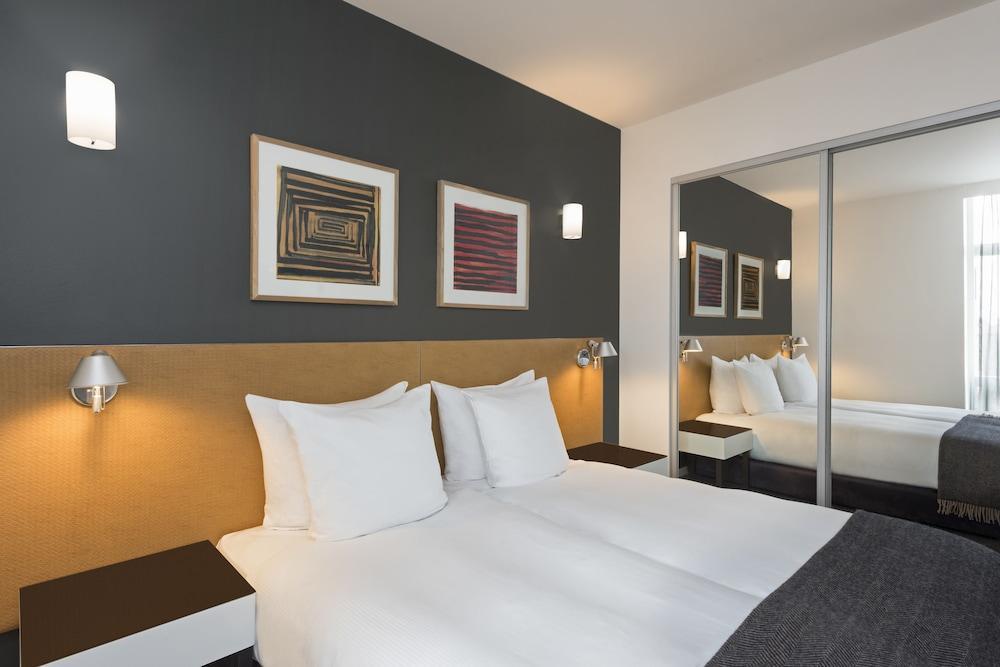 Adina Apartahotel