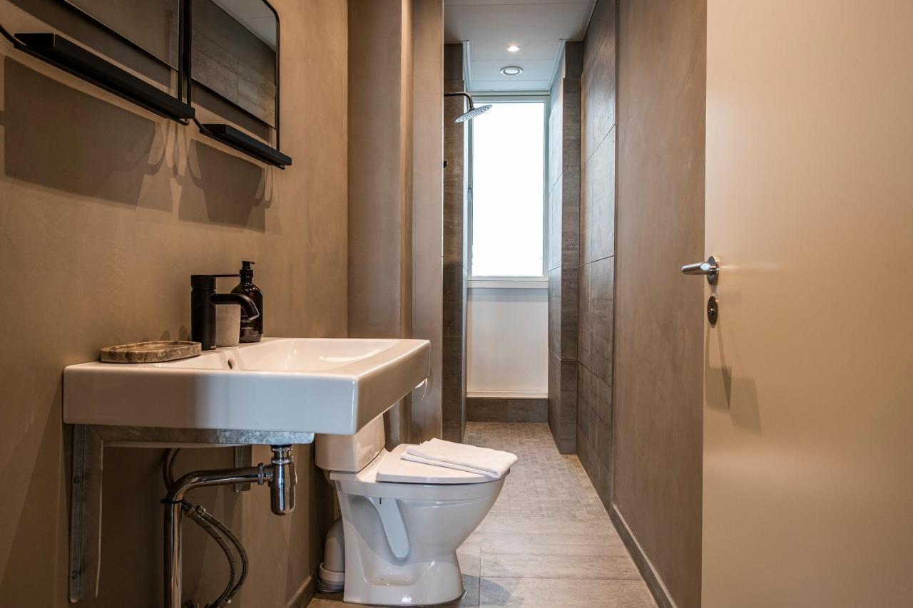 Huge Newly Redecorated Luxury Home