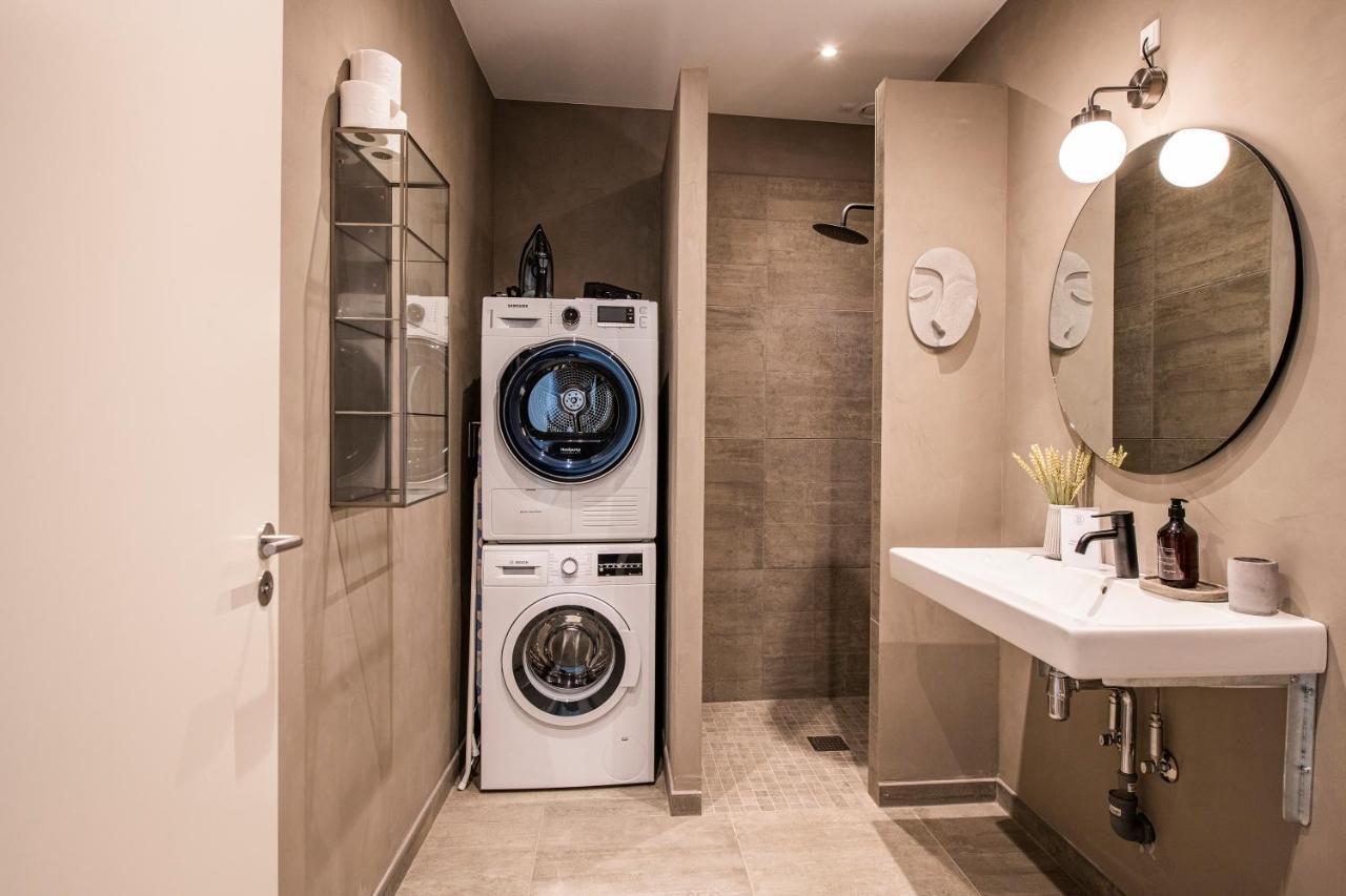 Huge Newly Redecorated Luxury Home