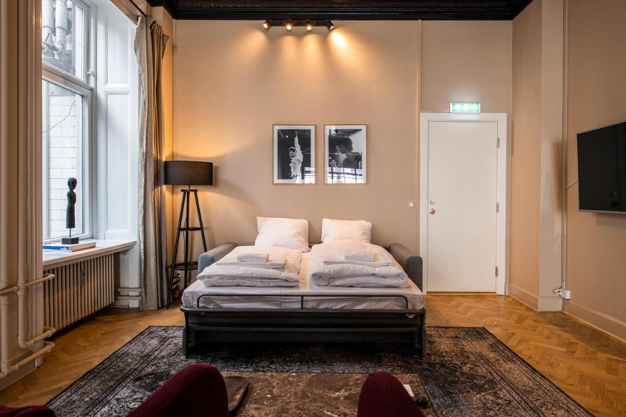 Huge Newly Redecorated Luxury Home