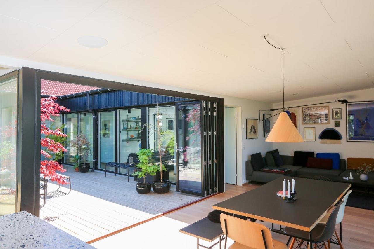 Modern Architecture Atrium House *
