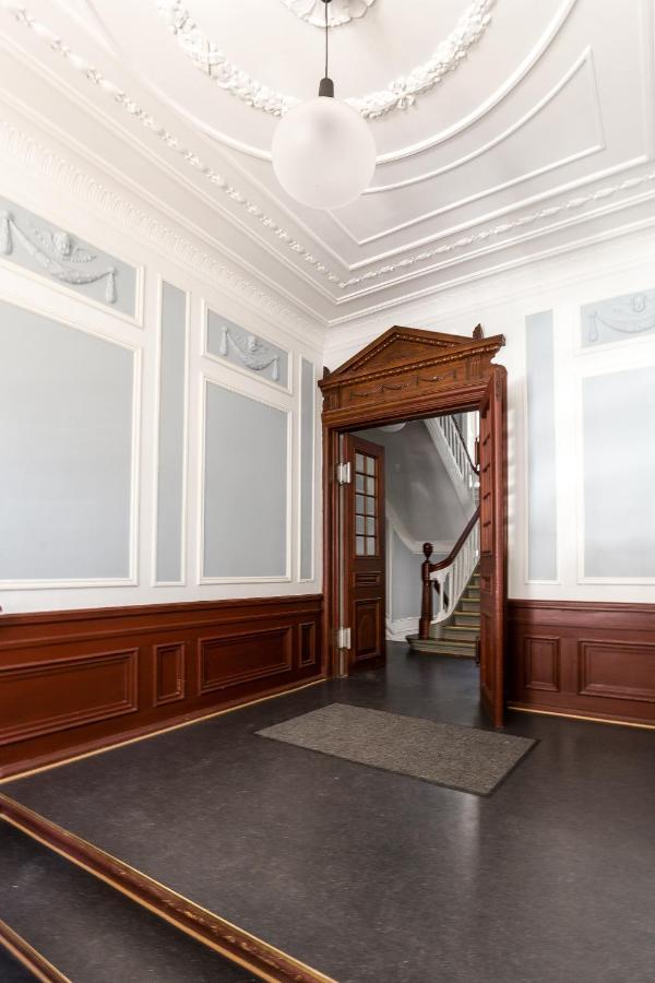 Lovely 3br Manor Flat 5 Min From Tivoli Gardens Copenhagen