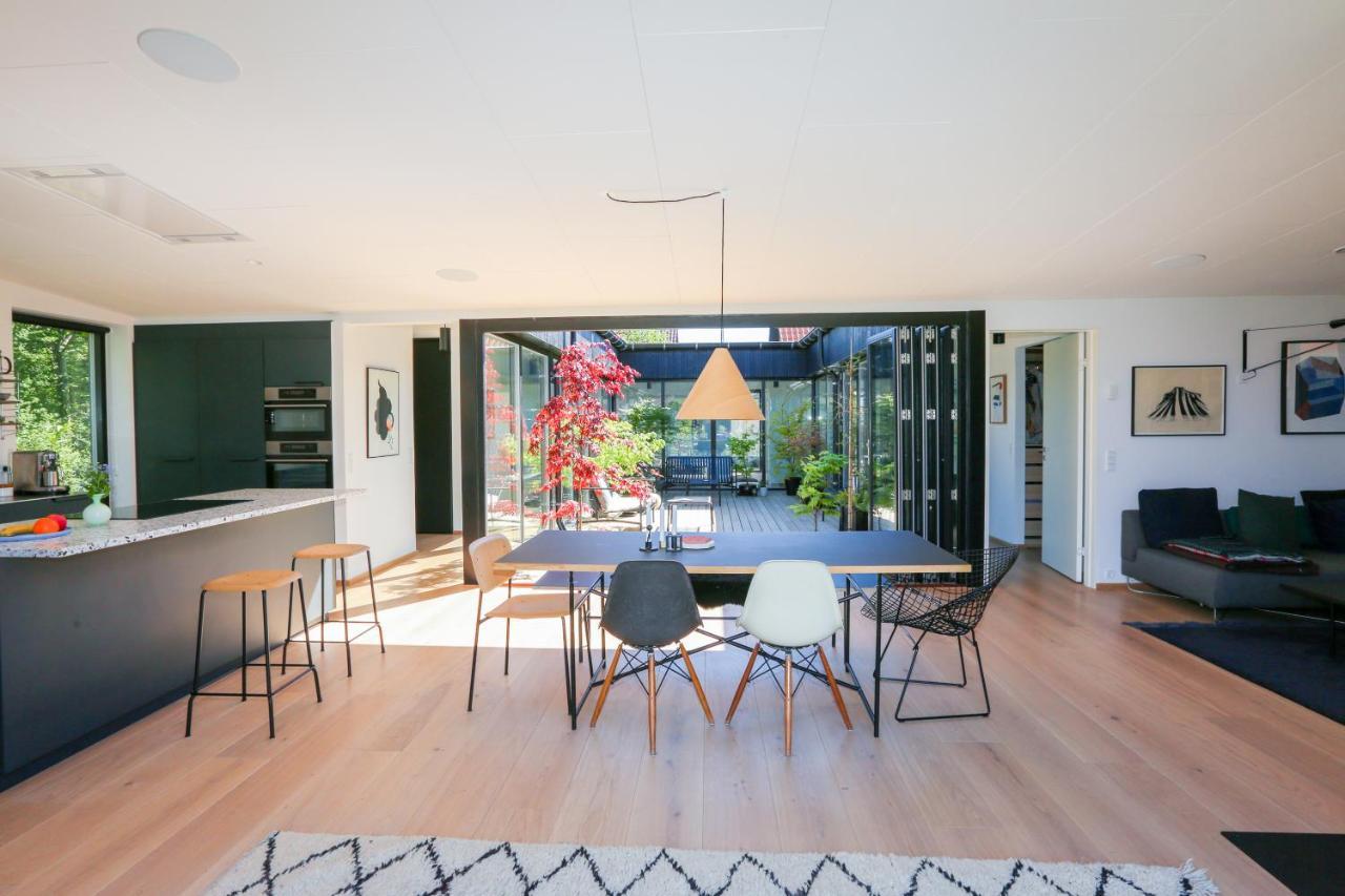 Modern Architecture Atrium House Villa
