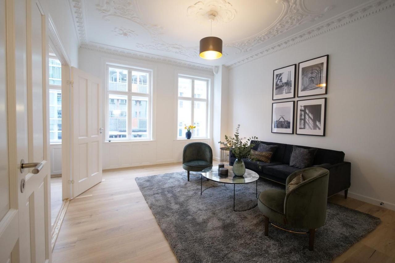 Sanders King Apartment *