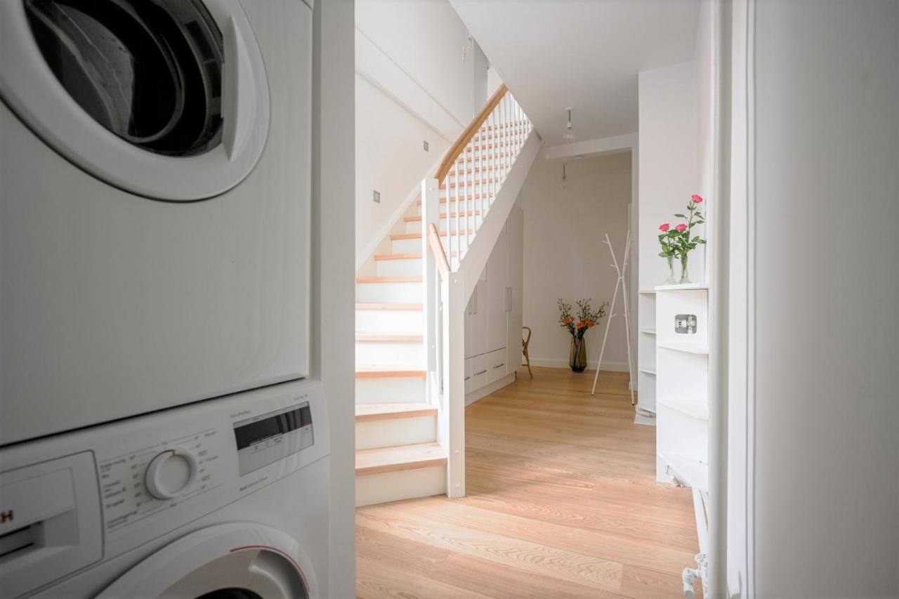 Sanders Merchant - Dreamy Three-bedroom With Terrace