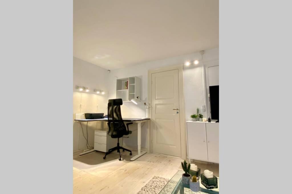 Lejlighed Luxury 'kings Garden' City-flat In Center Of Town