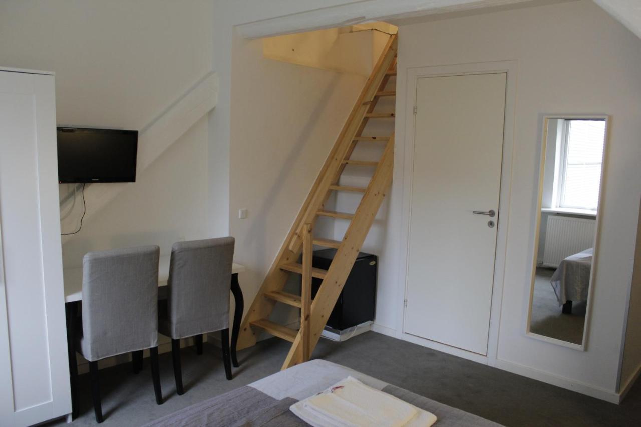 M18 Hotel