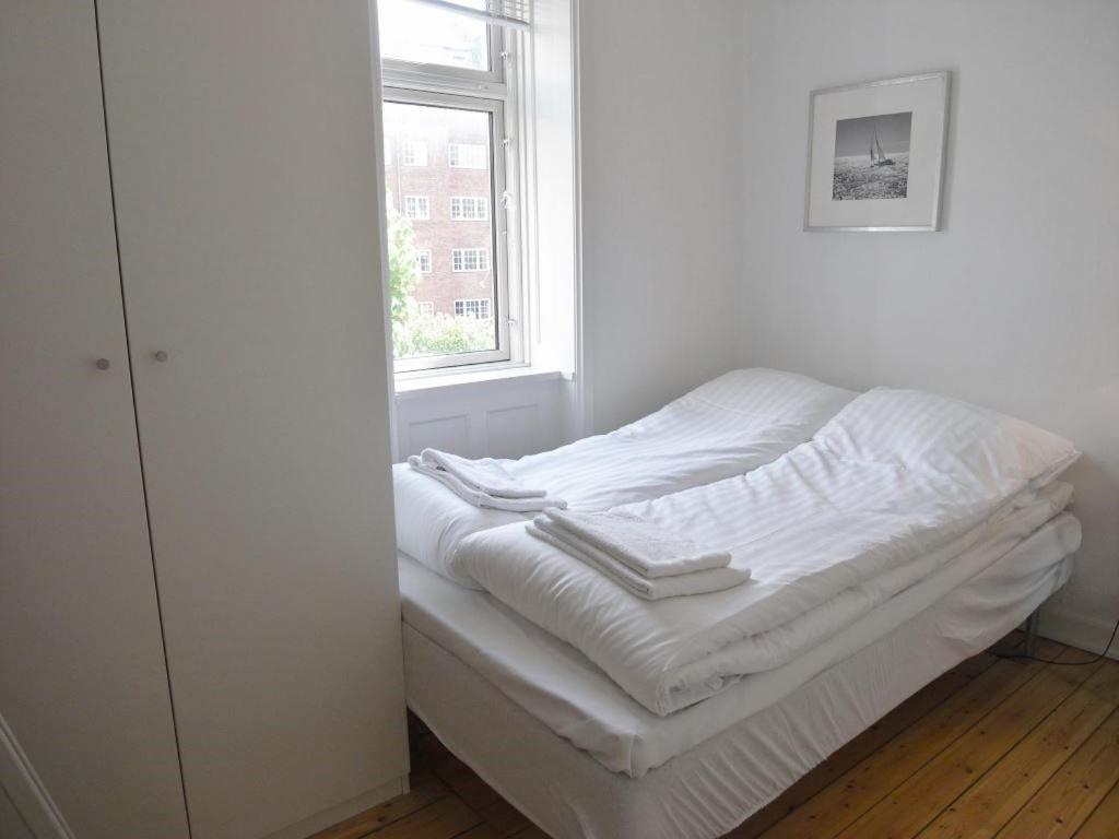 Bright In Elegant Osterbro Apartment