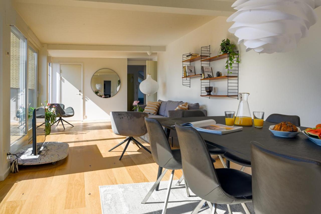 Spacious 3-bedroom With A Rooftop Terrace In The Center Of Apartment *