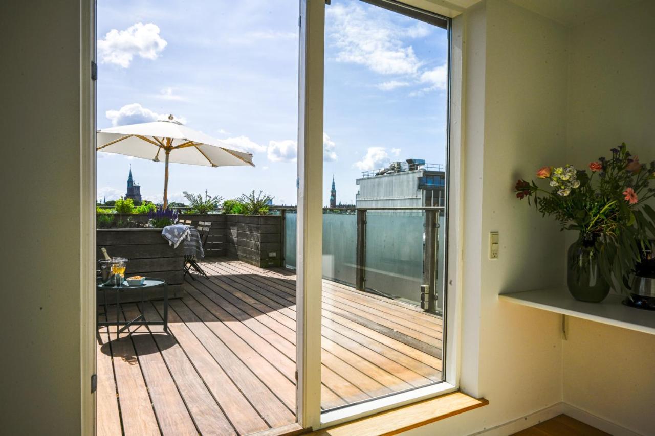 Spacious 3-bedroom With A Rooftop Terrace In The Center Of