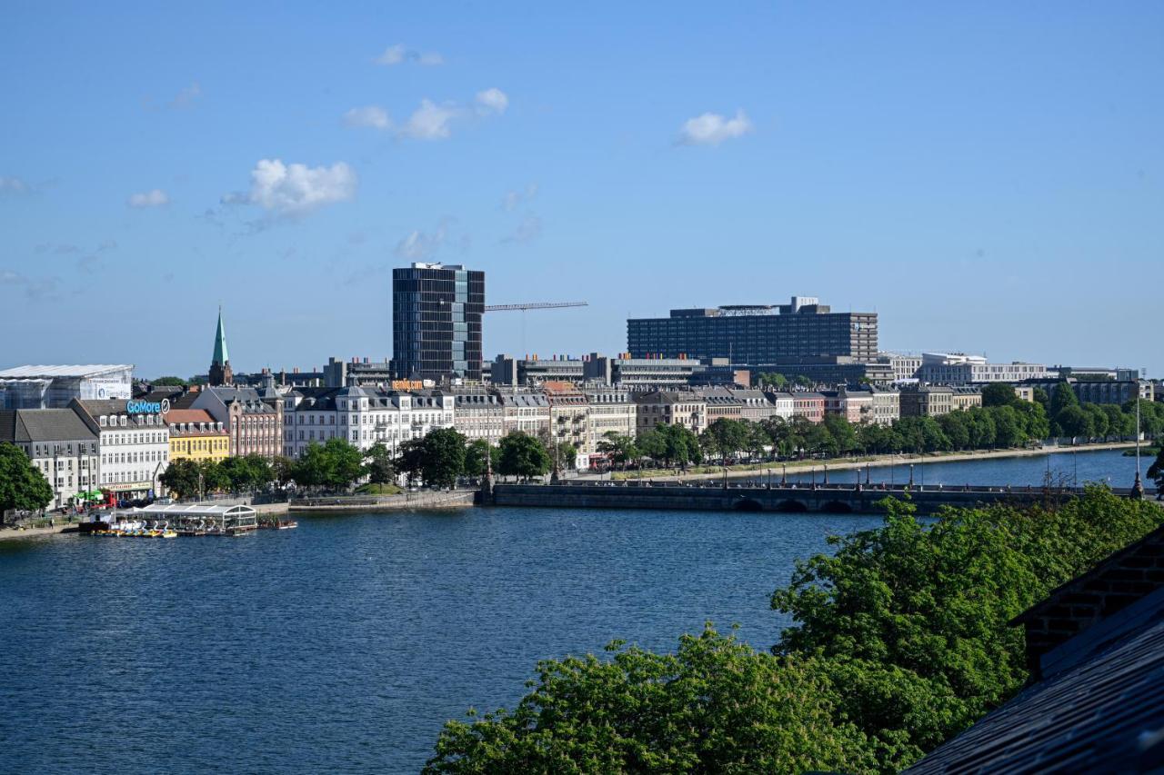 Apartment Spacious 3-bedroom With A Rooftop Terrace In The Center Of *