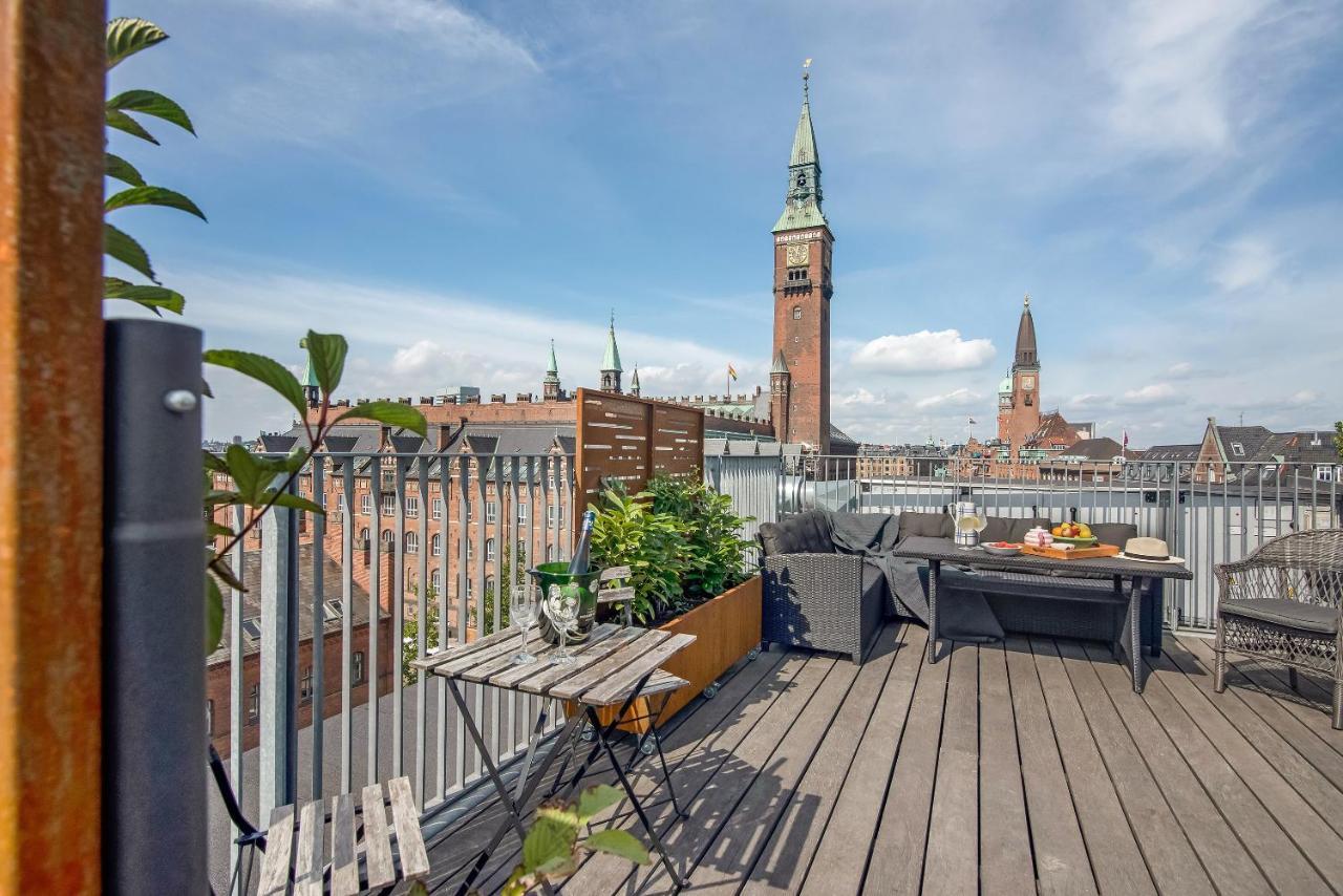 City Square Apartment *