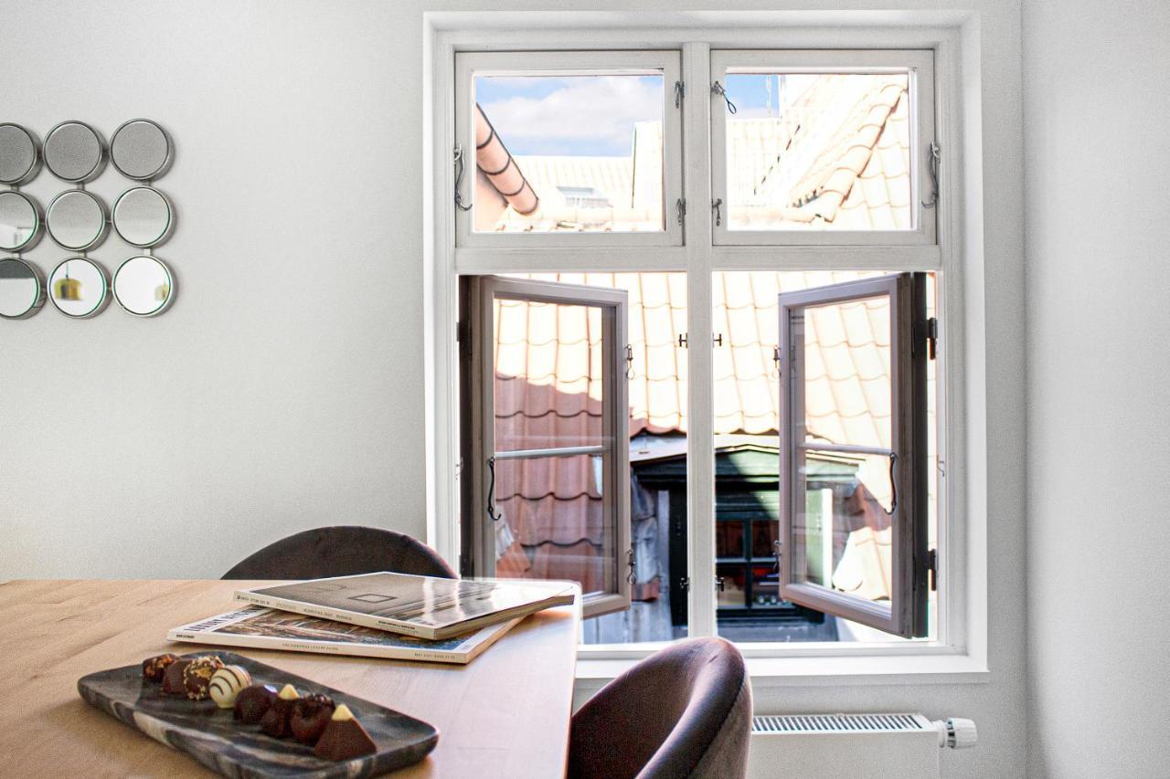 Sanders Regent - Treasured Three-bedroom Near Square Huoneisto