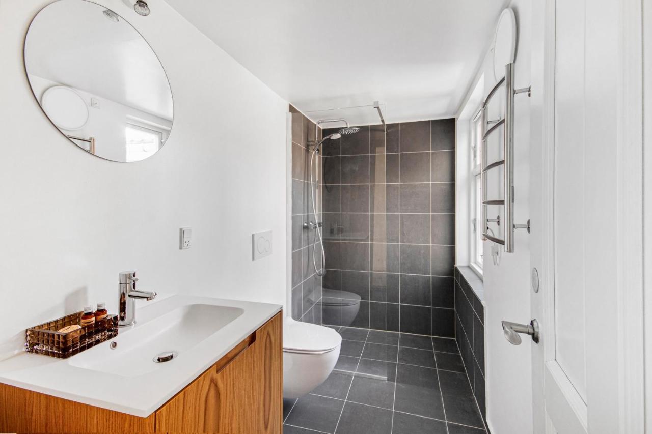 Huoneisto Sanders Regent - Treasured Three-bedroom Near Square Kööpenhamina