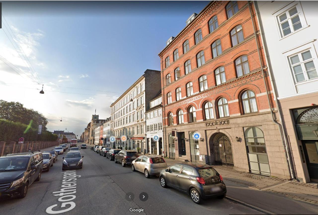 Huoneisto Elegant In Historic City Center *