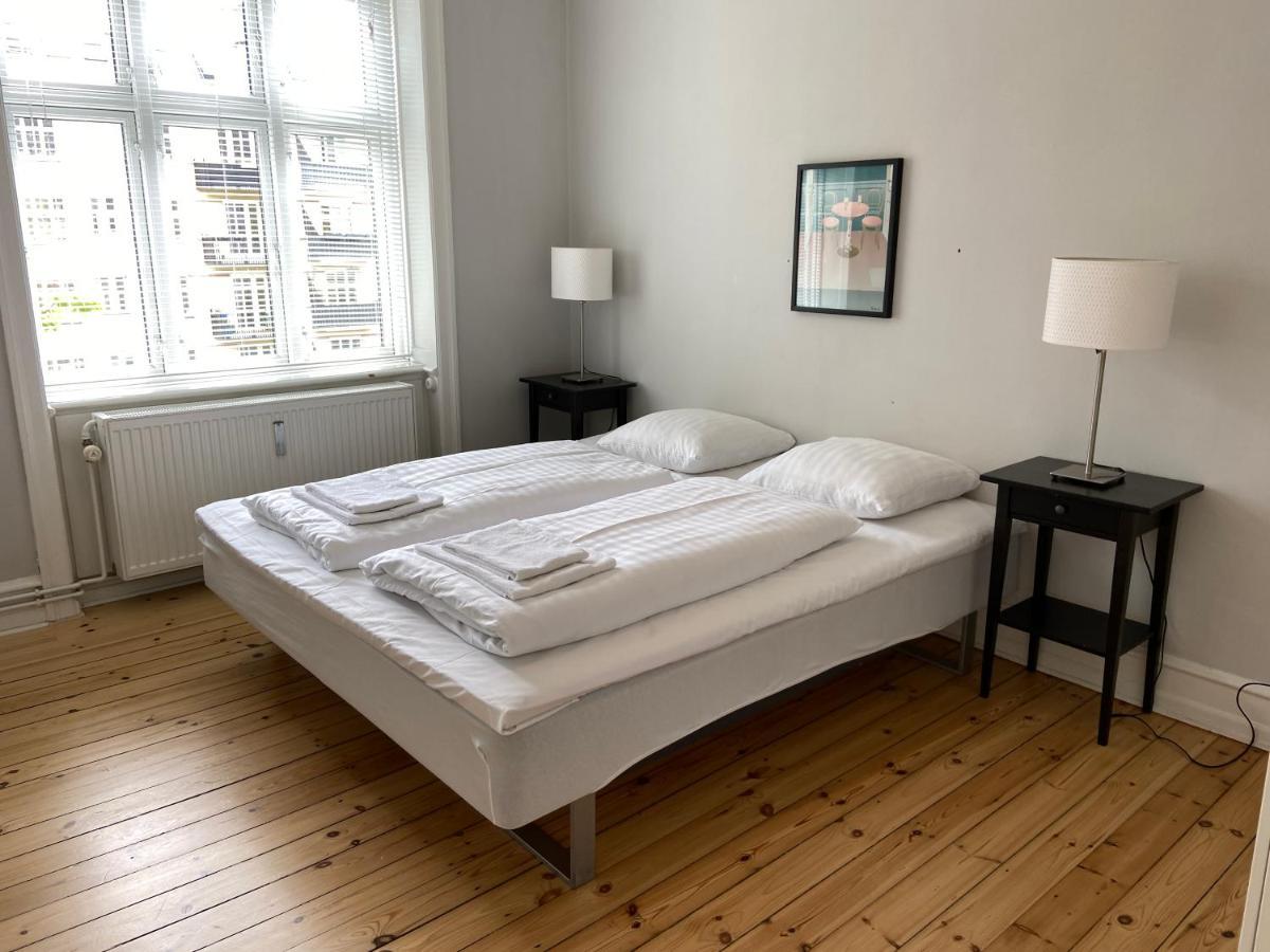 Apartment Bright 2-bedroom In Sophisticated Frederiksberg