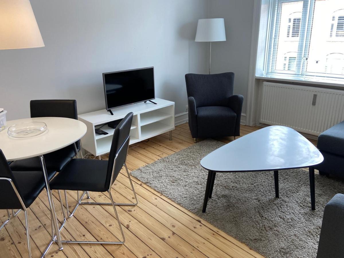 Bright 2-bedroom In Sophisticated Frederiksberg Copenhagen