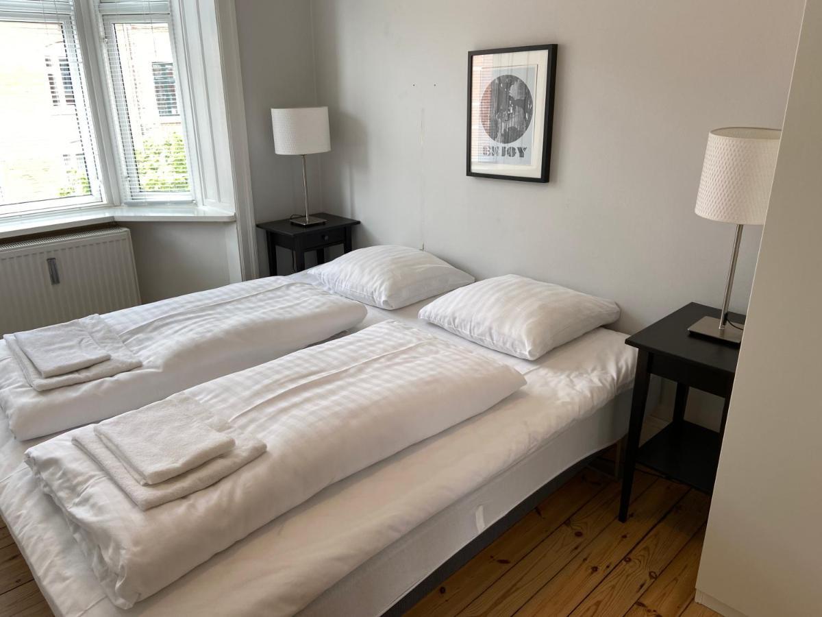 Bright 2-bedroom In Sophisticated Frederiksberg Apartment *