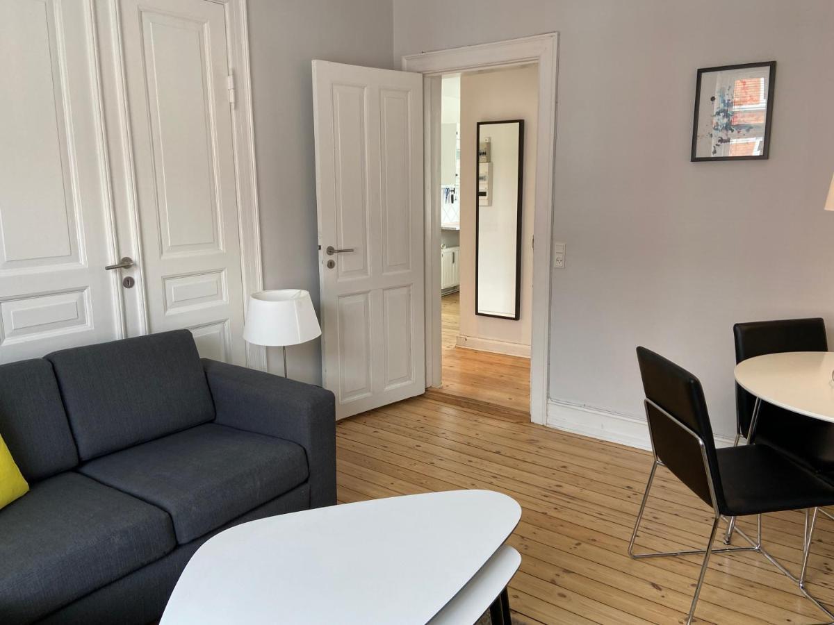 Apartment Bright 2-bedroom In Sophisticated Frederiksberg *