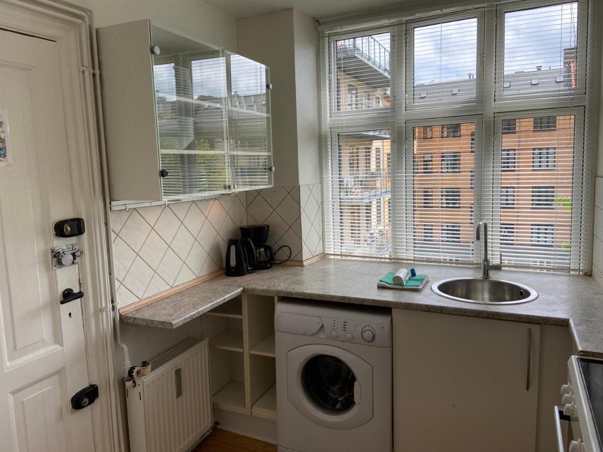 Bright 2-bedroom In Sophisticated Frederiksberg