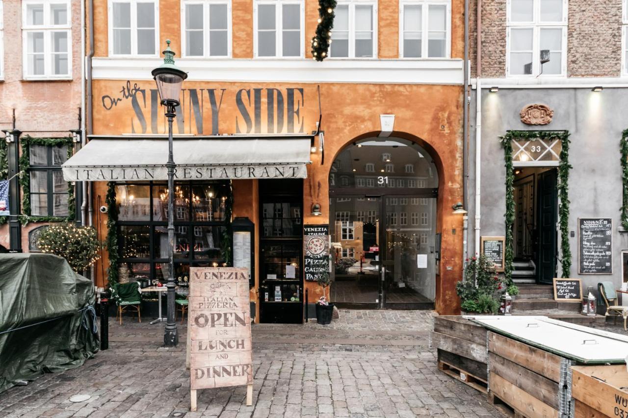 2br In Vibrant & Colourful Nyhavn Copenhagen
