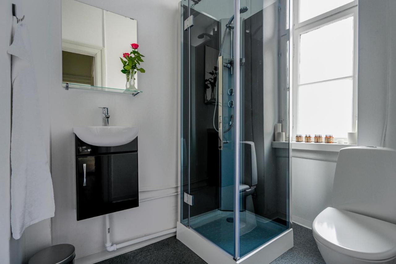 Sanders Merchant - Lovely Two-bedroom In Center Of