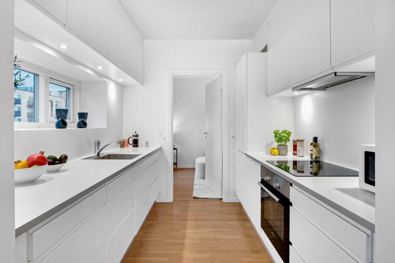 Modern 3-bedroom Near Metro Station In Orestad *