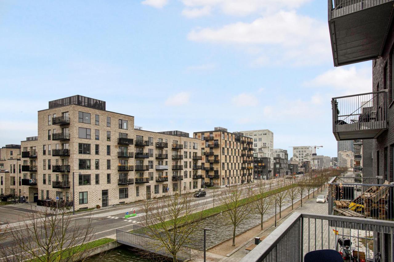 Modern 3-bedroom Near Metro Station In Orestad *