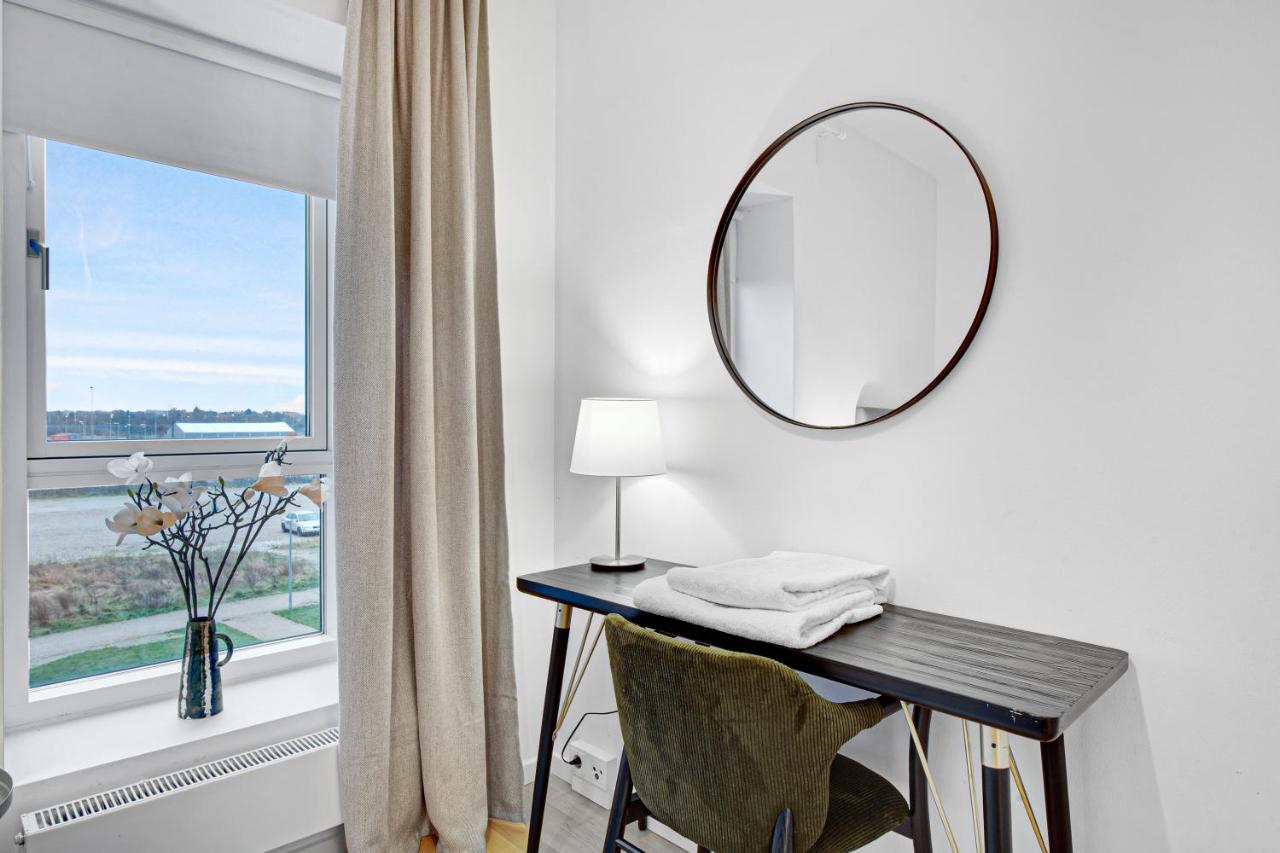 Modern 3-bedroom Near Metro Station In Orestad