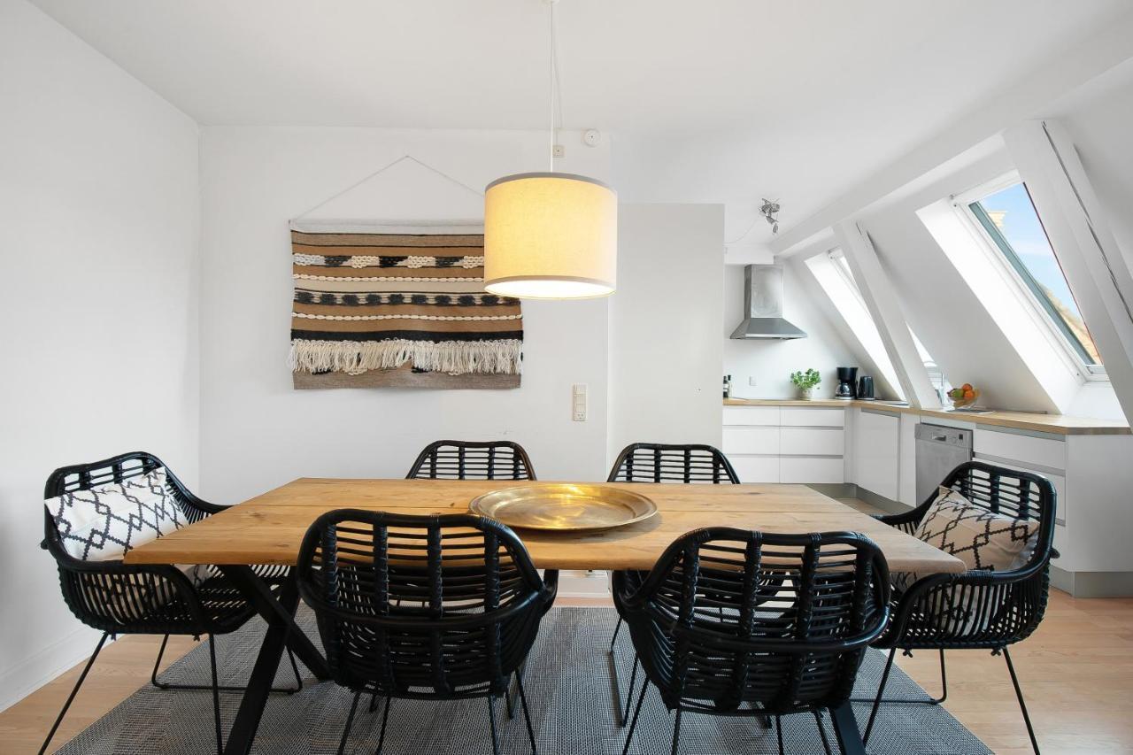 Sanders Leaves - Cute One-bedroom With A Large Rooftop Terrace