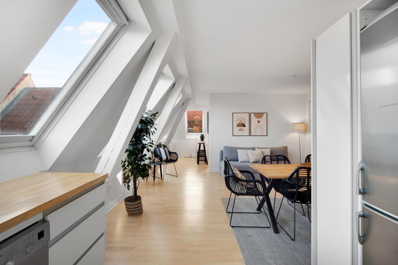 Sanders Leaves - Cute One-bedroom With A Large Rooftop Terrace Appartement