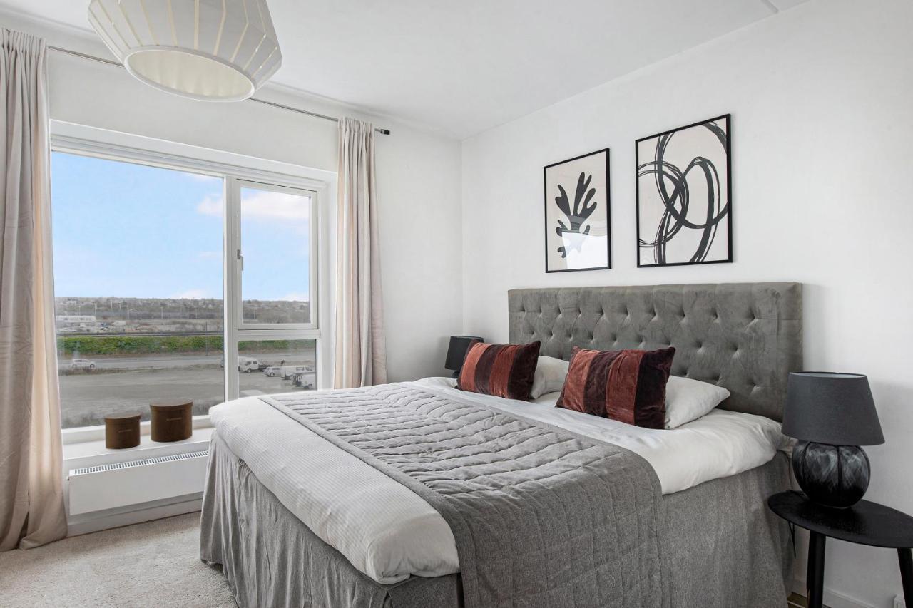 Sanders Arena - Precious Three-bedroom Close To Metro Station Lejlighed *
