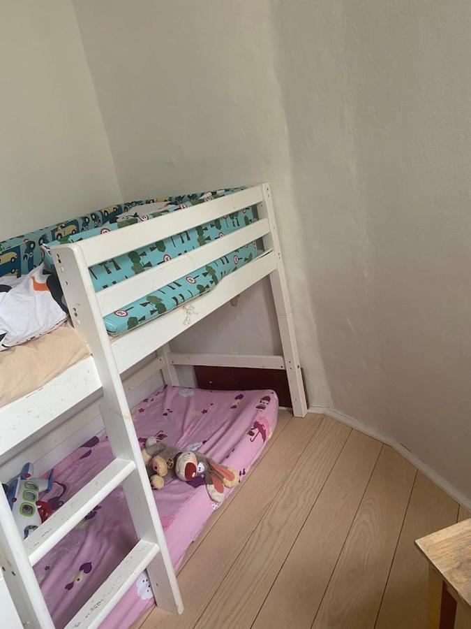 Flat And Area Apartment *