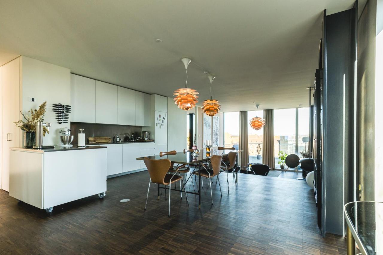 Luxury Harbourfront Penthouse With Private Rooftop Appartement