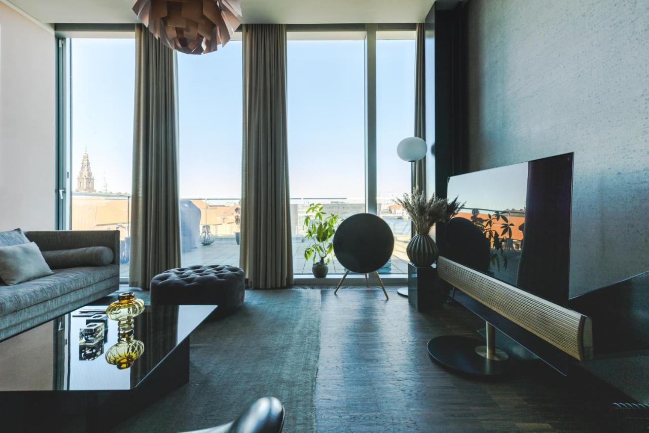 Luxury Harbourfront Penthouse With Private Rooftop Appartement