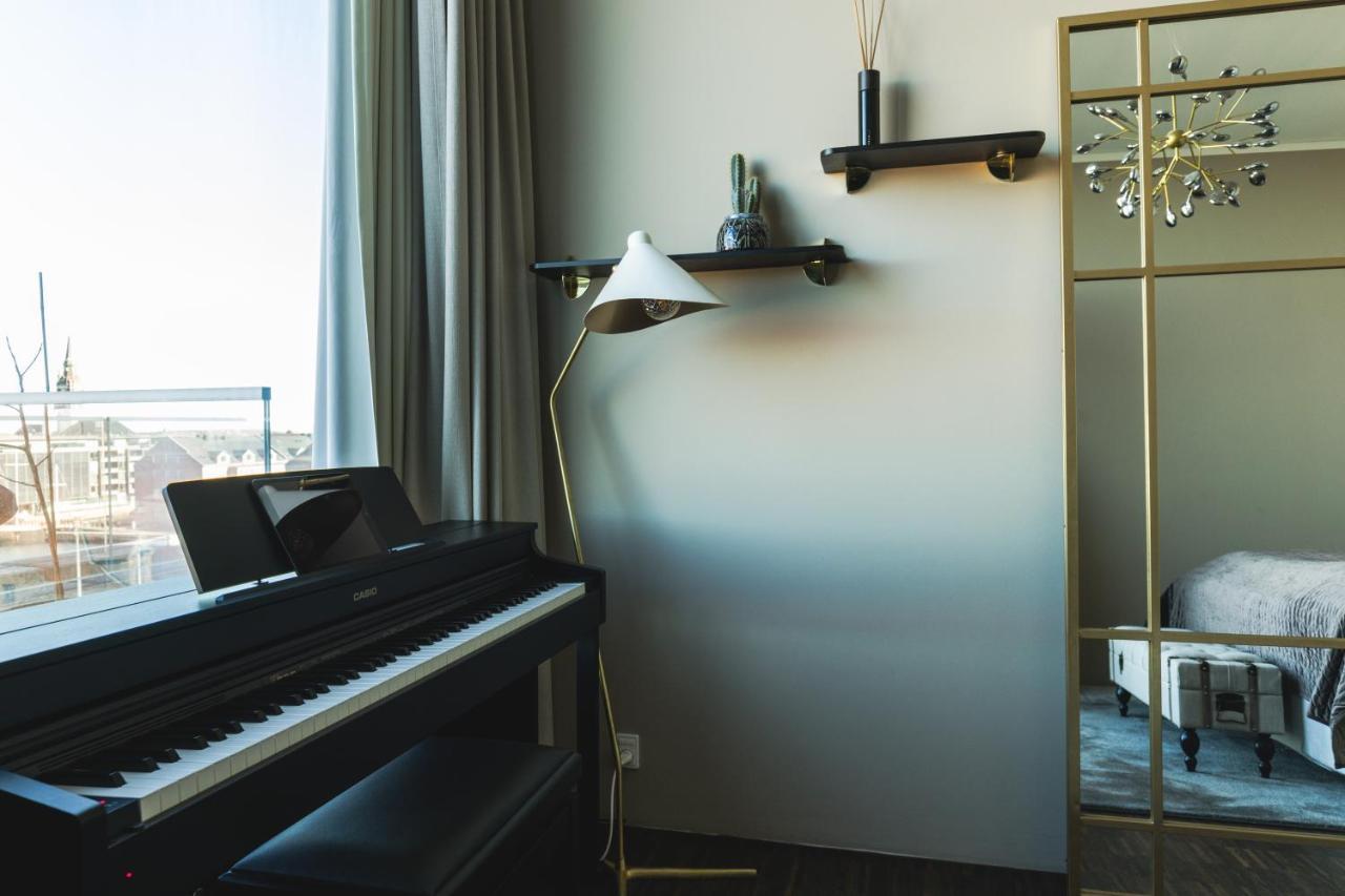 Luxury Harbourfront Penthouse With Private Rooftop Appartement