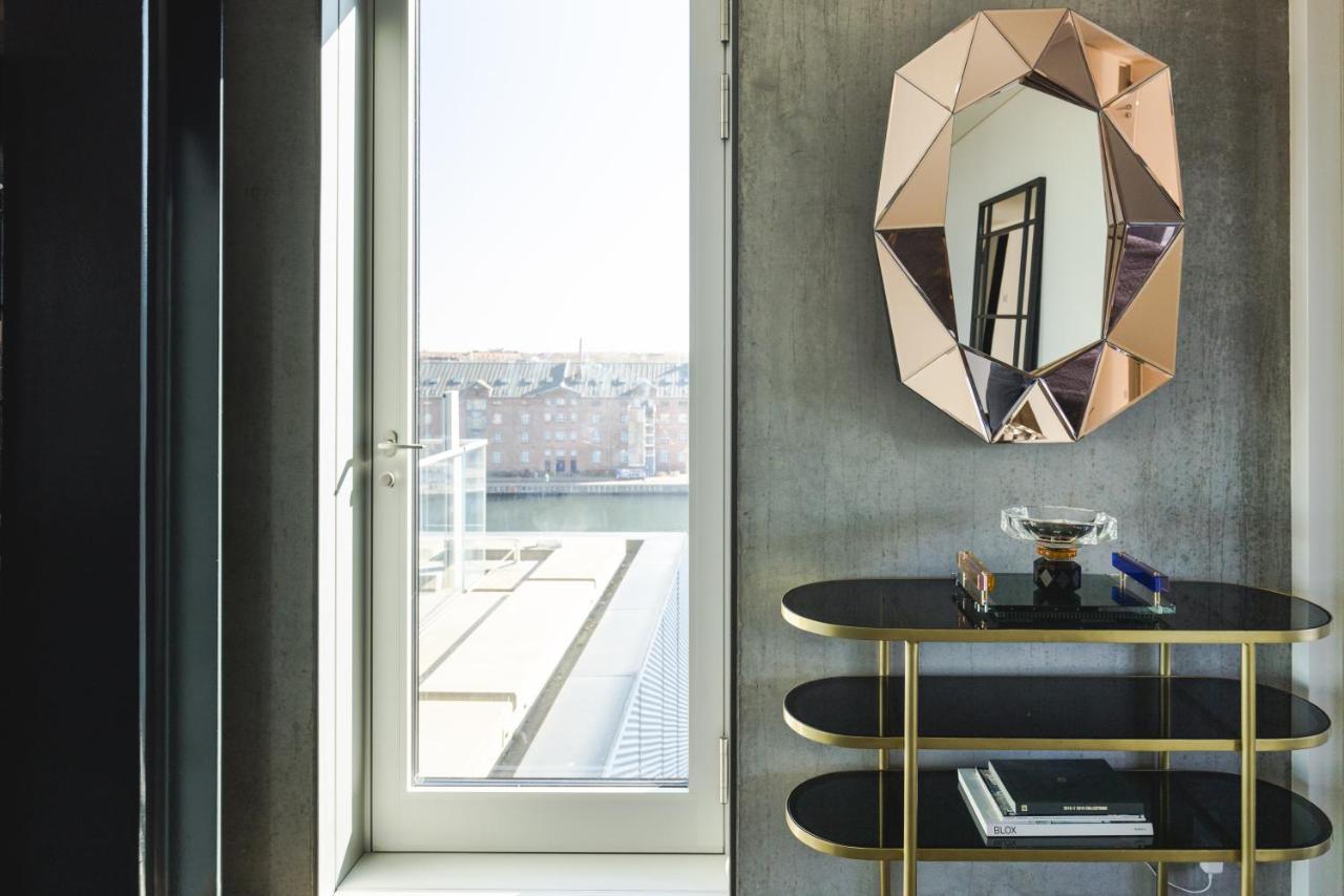 Luxury Harbourfront Penthouse With Private Rooftop Appartement