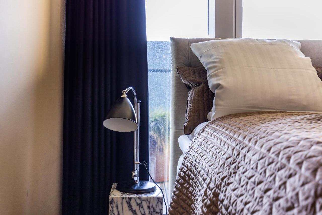 Luxury Harbourfront Penthouse With Private Rooftop Appartement
