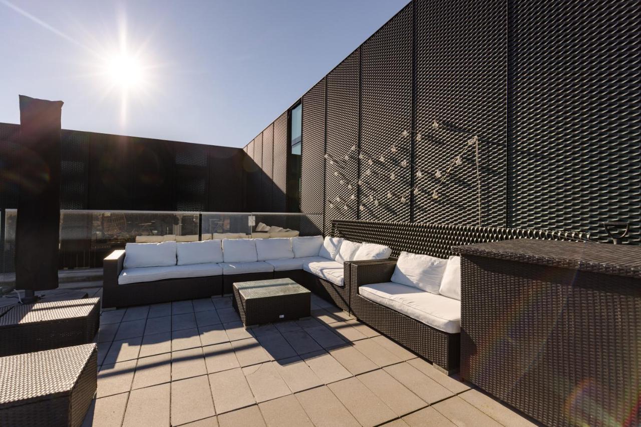 Luxury Harbourfront Penthouse With Private Rooftop Apartment *