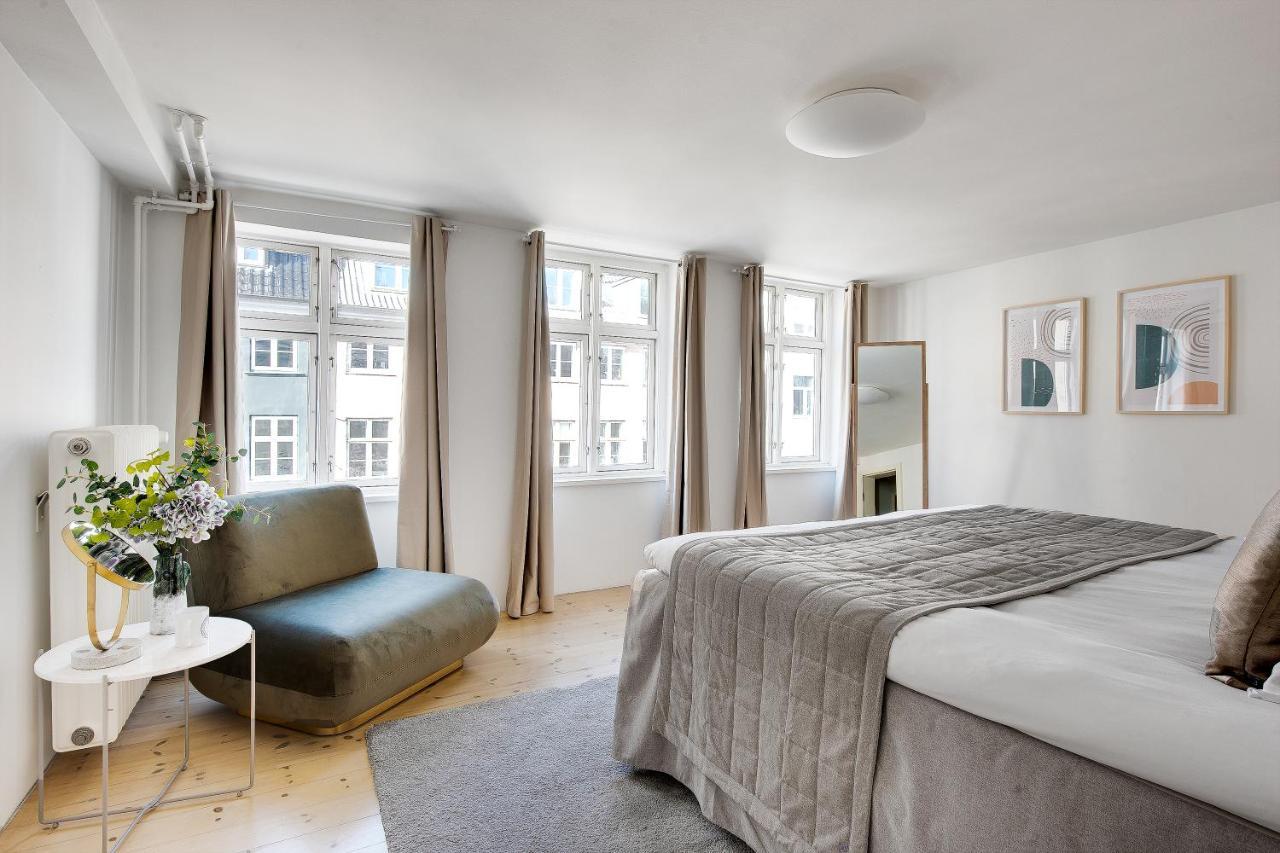 Sanders Main - Endearing Two-bedroom Duplex With A Balcony Next To Magical Nyhavn * Kopenhagen