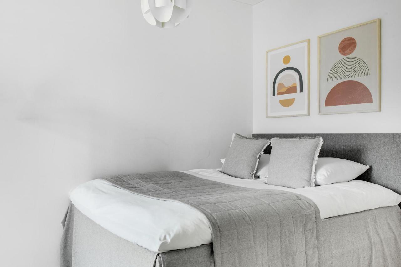 Sanders Arena - Lovely Three-bedroom Close To Metro Station *