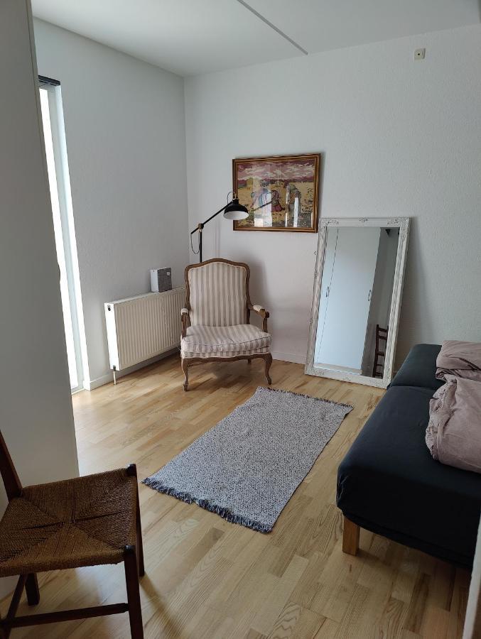 Light Royal Arena & Metro Apartment *